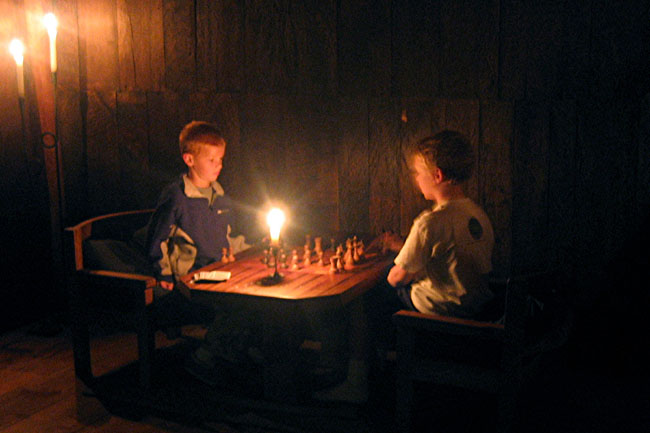 20070725o_MNicholas_CandlelightChess
