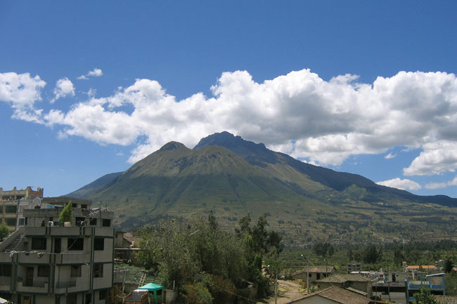 20070728b_OtavaloVolcanImbabura