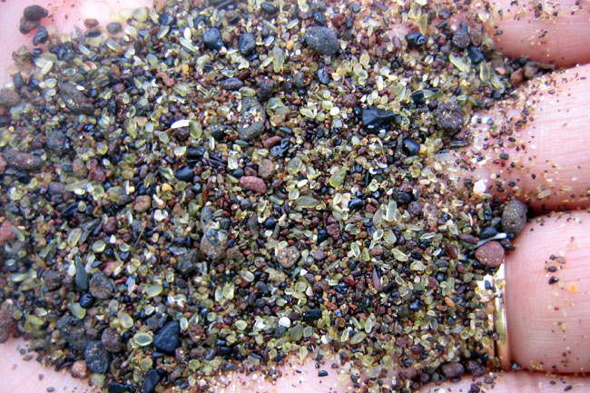 20070803b_FloreanaPuntaCormoran_OlivineSand