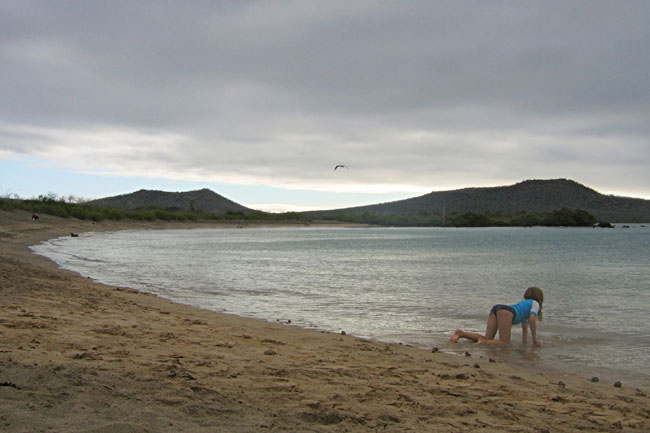 20070803n_S_FloreanaPostOfficeBay_Beach