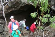 20070801i_SantaCruz_LavaTubeEntrance