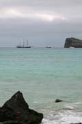 20070802g_EspanolaGardnerBay_AtAnchor