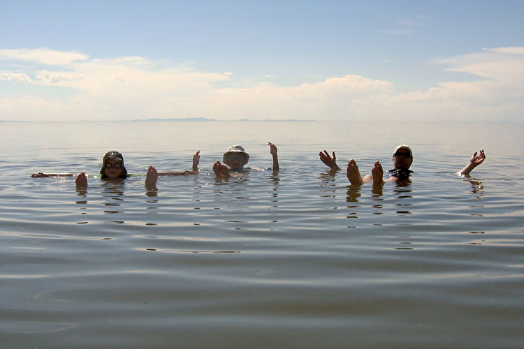 20090629_DSM_GreatSaltLakeFloating