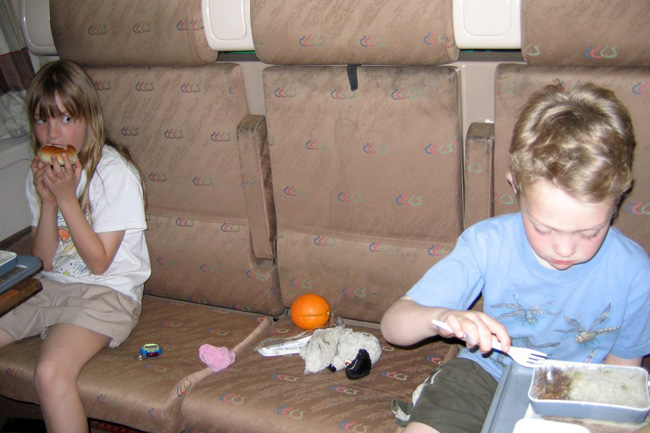 20060323z1_SM_TrainDinner