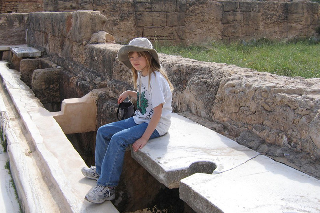 20060327g_S_LeptisMagnaLatrines
