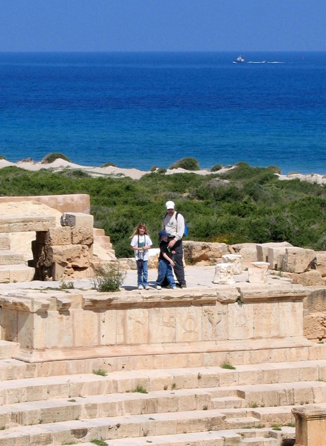 20060327ze_DSM_LeptisMagnaTheater_closeup