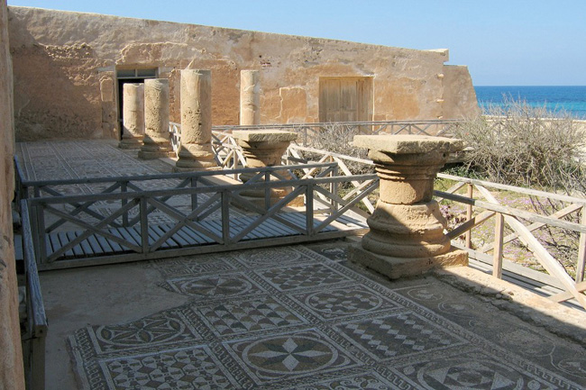 20060327zj_VillaSileenCourtyard