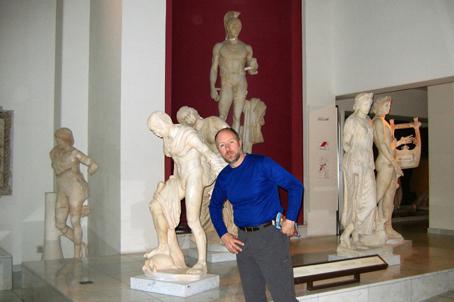 20060331a_D_RomanStatuesJamahiriyaMuseum