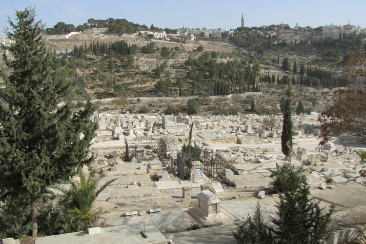 20101221k_KidronValleyTombs