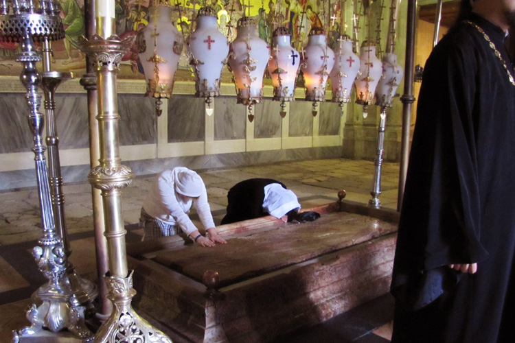 20101221s_HolySepulchreAnointingStone