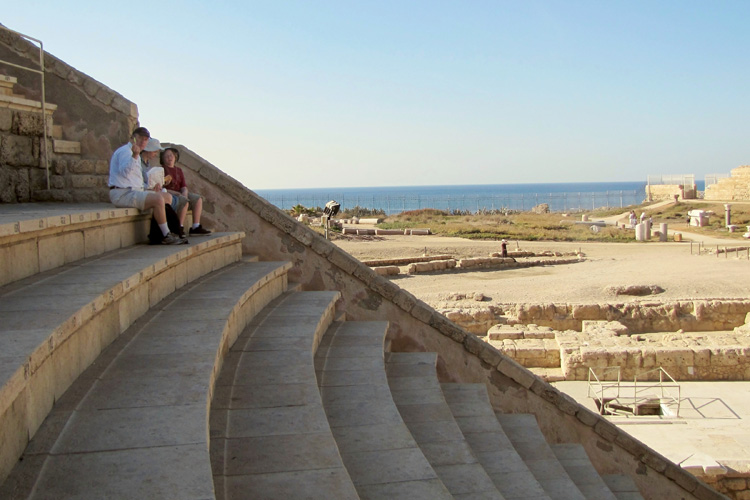 20101226a_DSM_CaesareaLunch