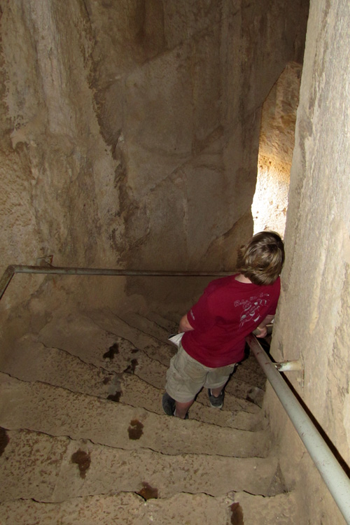 20101228q_M_FortressExit