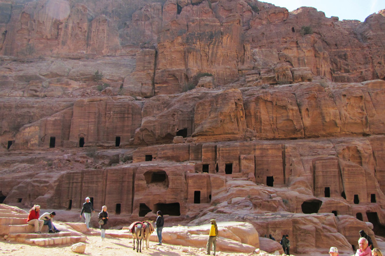 20110102r_PetraSmallTombs