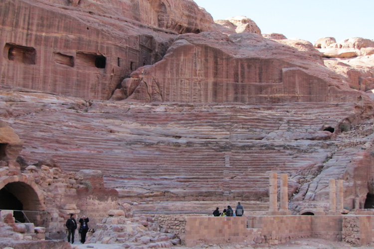 20110102t_PetraTheater