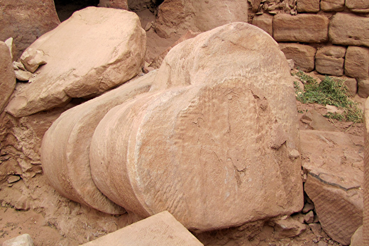 20110103y_PetraHeartColumn