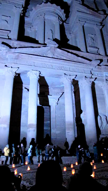 20110103zi_PetraByFlash