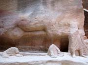 20110102i_PetraCarvedCaravan