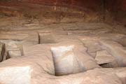 20110103z_PetraTombFloor