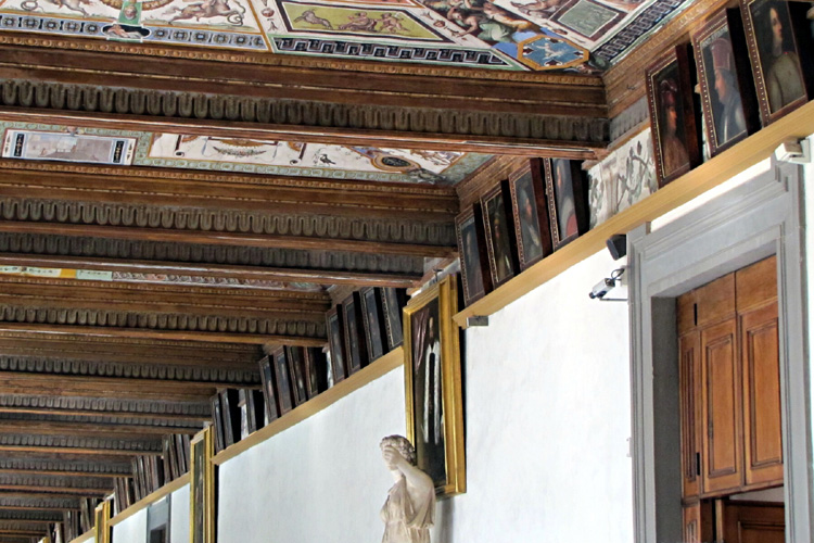 20120531f_FlorenceUffiziCorridorPortraits