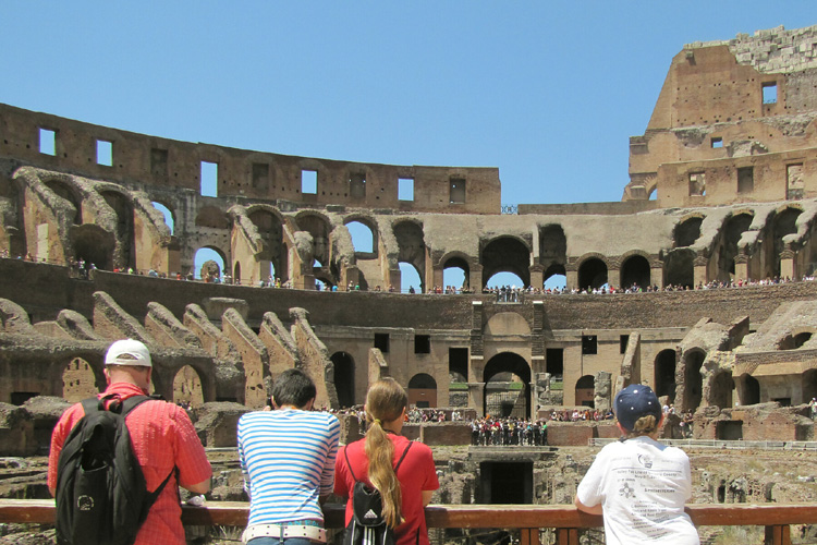 20120603b_DSMRic_ColosseumInside
