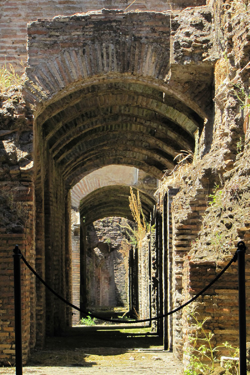 20120603g_ColosseumUnderFloor