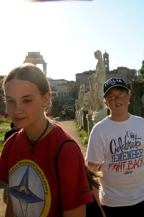 20120603zh_SM_RomanForumVestalHall