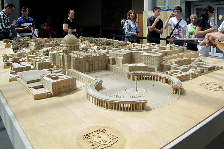 20120605a_VaticanModel