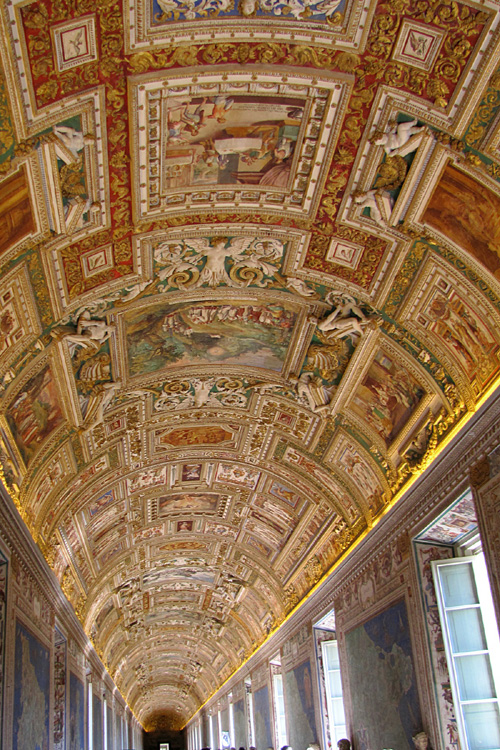 20120605t_VaticanCorridorCeiling