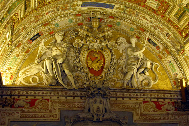 20120605v_VaticanGregoryXIIICrest