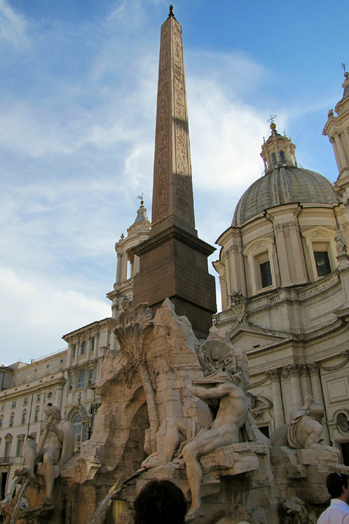 20120606k_PiazzaNavonaBerniniFountainObelisk