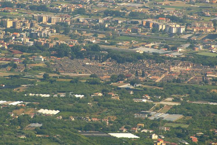 20120608j_PompeiiRuinsFromVesuvius