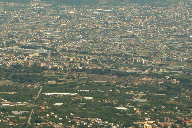 20120608k_PompeiiRuinsFromVesuvius_withTheater