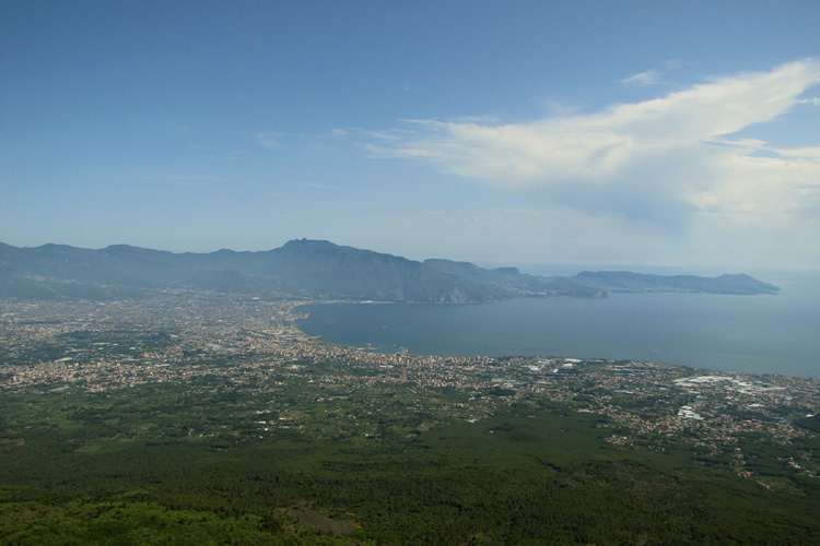 20120608l_VesuviusBayOfNaplesView