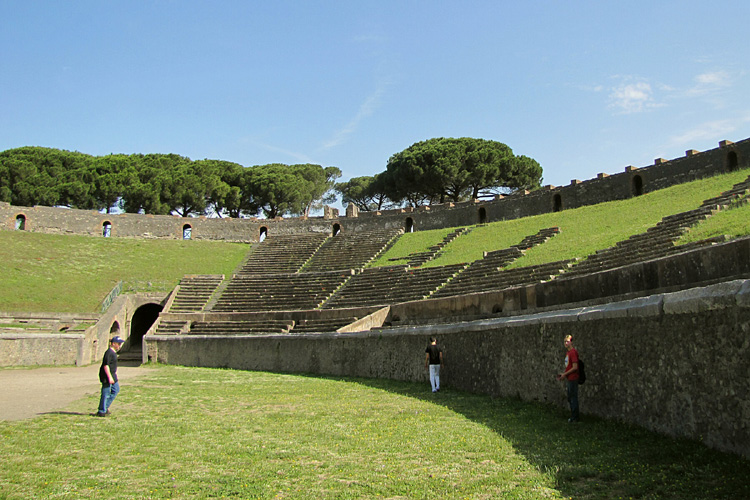 20120609b_SMRic_PompeiiAmphitheater