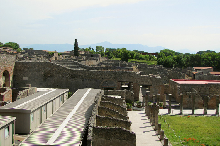 20120609i_PompeiiView