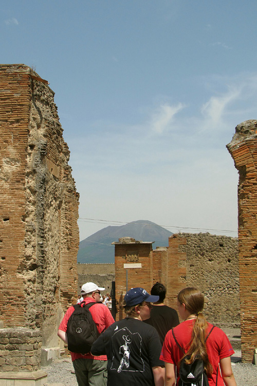 20120609q_DSM_PompeiiVesuvius