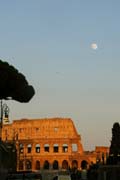 20120602n_ColosseumMoon