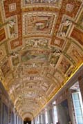 20120605t_VaticanCorridorCeiling