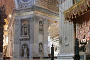 20120605zi_VaticanStPetersSculptures
