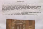 20120606h_RomePantheonRaphaelTombDescr